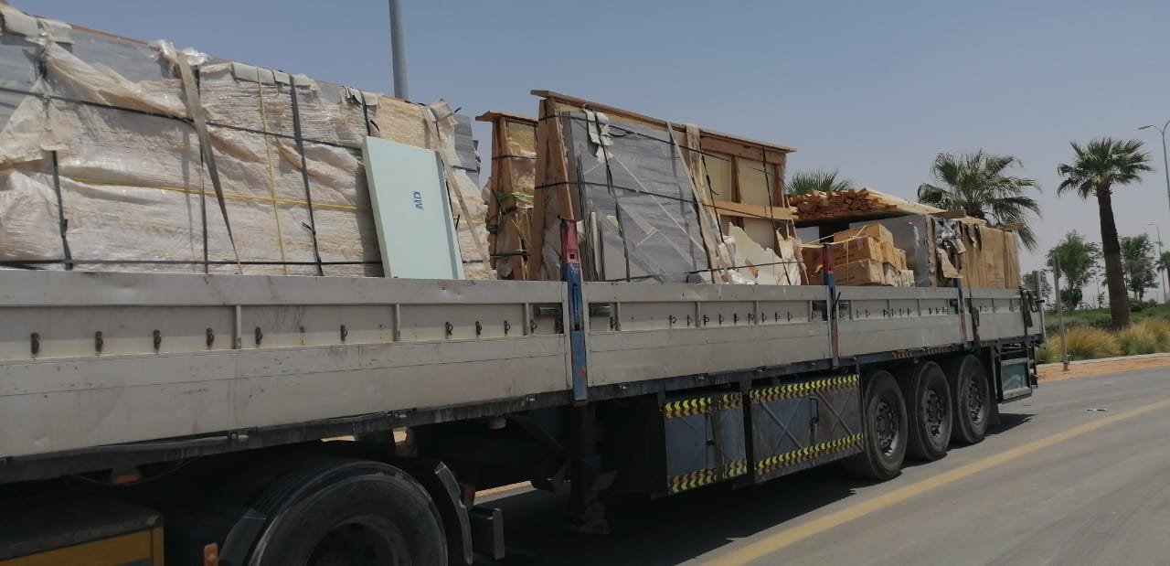 Flatbed Truck Rental – Standard & With Sides