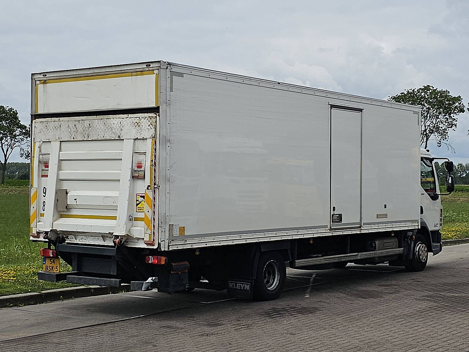 Retail & Supermarket Restocking Delivery