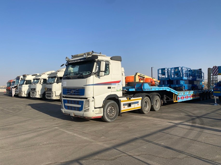 Lowbed Trucks with Multi Axles for UAE Transportation Services
