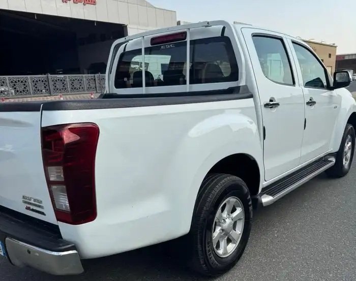 Pickup Truck for Quick Transportation Services inside United Arab Emirates